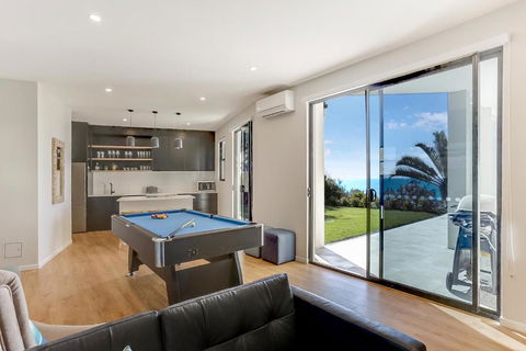 Castaways Beach Escape - Tourism Caloundra 4