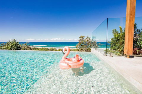 Castaways Beach Escape - Tourism Caloundra 2