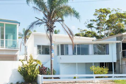 Sand Beach House Breathtaking View & Amazing Position Directly Opposite The Beach! - Tourism Caloundra 0
