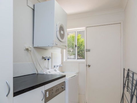 Lovely Modern Villa Amidst Peaceful Surroundings - Tourism Caloundra 5