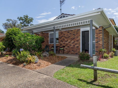 Lovely Modern Villa Amidst Peaceful Surroundings - Tourism Caloundra 4