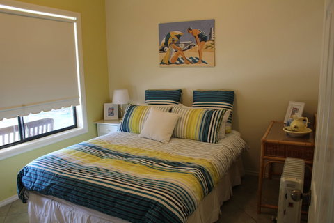 Waterside View - Tourism Caloundra 3