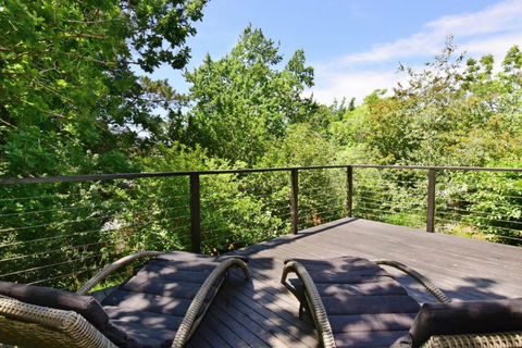 Cloudsong Chalet 4 Close To The Village Centre! - Tourism Caloundra 4
