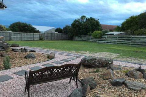 OCEAN BREEZE - Tourism Caloundra 0