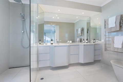 Beachside Luxury Sunrise Beach - Tourism Caloundra 5