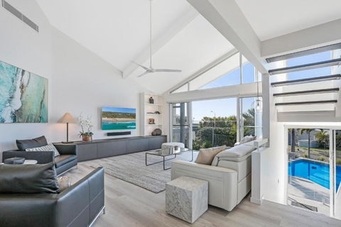Beachside Luxury Sunrise Beach - Tourism Caloundra 4
