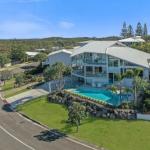 Beachside Luxury Sunrise Beach - Tourism Caloundra 0