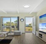 Dolphin Breeze fully fenced  pet friendly - Tourism Caloundra