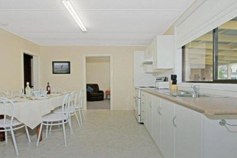 Ohio One Street Back From Beach Access - Tourism Caloundra 4