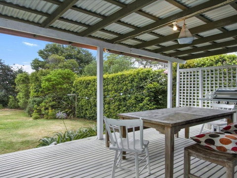 Seahorse Beach Just 550m From House - Tourism Caloundra 5