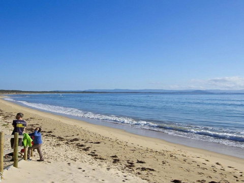 Seahorse Beach Just 550m From House - Tourism Caloundra 3