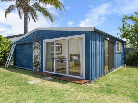 Seahorse Beach Just 550m From House - Tourism Caloundra 2