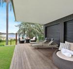 The Old Bottleshop waterfront pool table  more - Tourism Caloundra