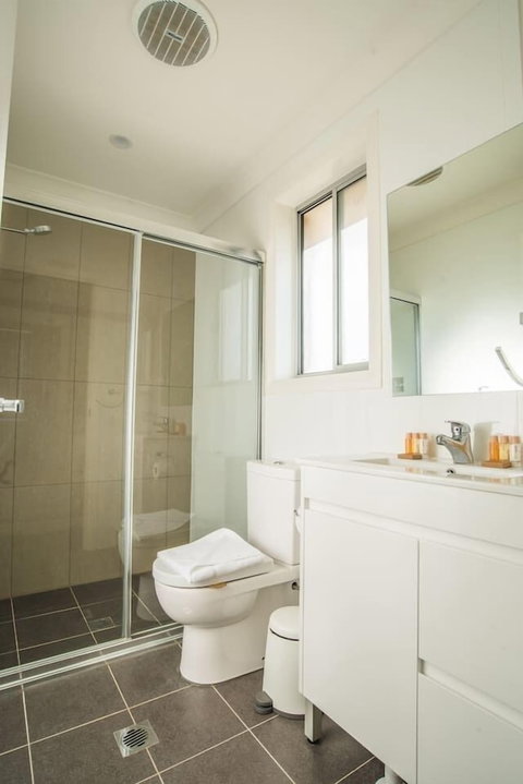 Peaceful 2kingbed Rootyhill Townhouse Near Station - Tourism Caloundra 1