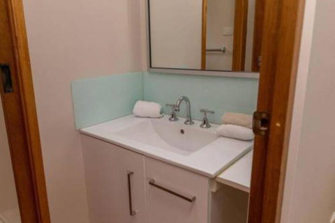 Kookas Nest Waterfront Home Tranquil Setting - Tourism Caloundra 6