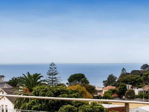 NORTH POINT RETREAT MORNINGTON - Tourism Caloundra 4