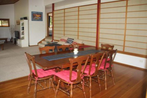 LIZ LAKE - Tourism Caloundra 7