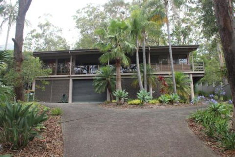 LIZ LAKE - Tourism Caloundra 0