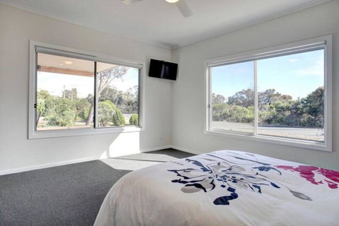 Grey On The Bay - Tourism Caloundra 1