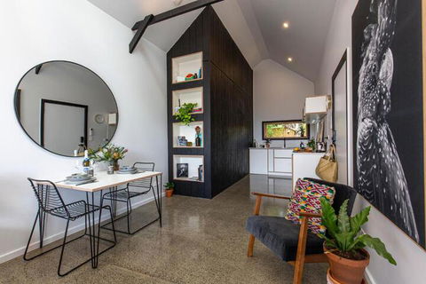 Nowra Studio Barn - Tourism Caloundra 2