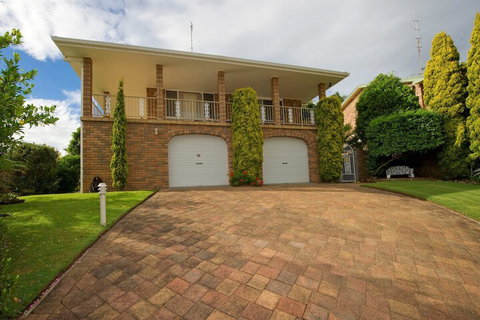 Pacific Drive 89 - Tourism Caloundra 2
