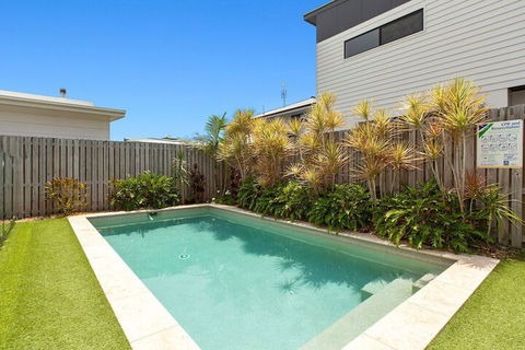 BEACHSIDE HAVEN - Tourism Caloundra 1