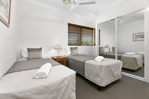 Beautiful North Facing River Views At Noosaville Unit 4 Riverside 235 Gympie Tce - Tourism Caloundra 1