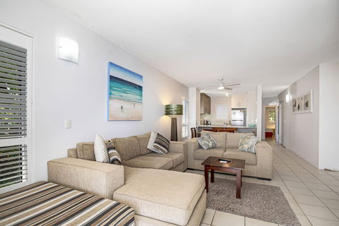 Endless Water Views In Noosaville Noosa Heads Unit 3 Noosa Moorings 303 Gympie Terrace - Tourism Caloundra 5