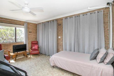 Deering 106 ULLADULLA - Tourism Caloundra 0