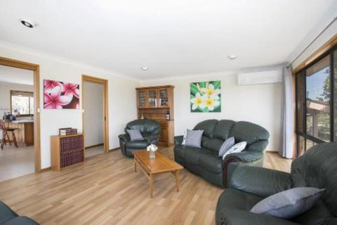Deering 106 ULLADULLA - Tourism Caloundra 5