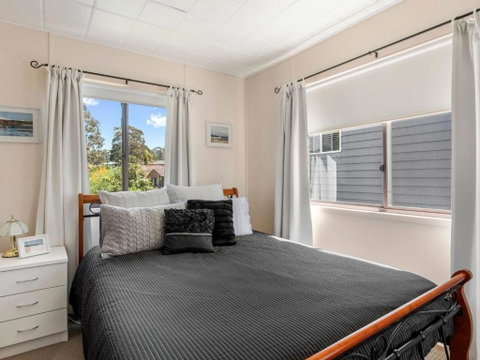 Carroll Ave 85 Mollymook - Tourism Caloundra 5