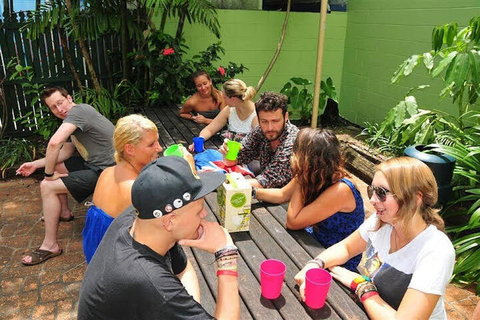 Nomads Esplanade Backpackers Hostel Cairns - Tourism Caloundra 5
