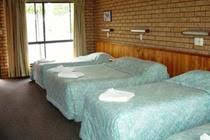 ECONO LODGE BAYVIEW - Tourism Caloundra 0