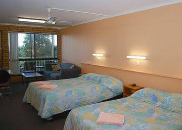 ECONO LODGE BAYVIEW - Tourism Caloundra 2