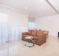 Spacious And Cozy Zetland Apartment - Tourism Caloundra