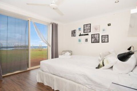 La Plage - Tourism Caloundra 3