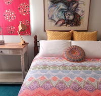 Stylish Comfortable Central Artists Home - Tourism Caloundra