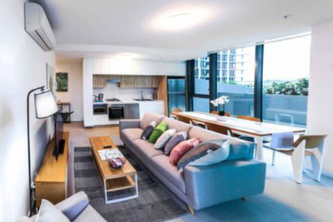Incredible Riverside Apartment In Brisbane - Tourism Caloundra 0
