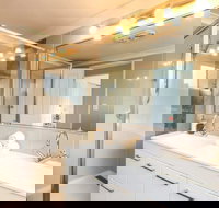 Contemporary 2 Bedroom Beachfront Apartment - Tourism Caloundra