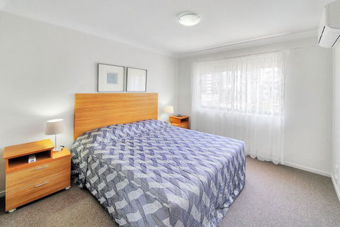Airtrip Apartment On Russell St - Tourism Caloundra 7