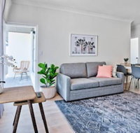 2 Bedroom Apt With Balcony  Air Con in Plympton - Tourism Caloundra