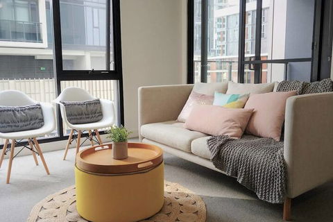 Luxury 1 Bedroom 1 Study With 1 Parking - Tourism Caloundra 4