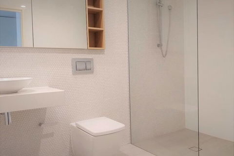 Luxury 1 Bedroom 1 Study With 1 Parking - Tourism Caloundra 5