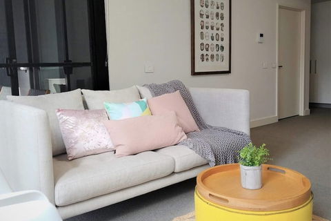 Luxury 1 Bedroom 1 Study With 1 Parking - Tourism Caloundra 6