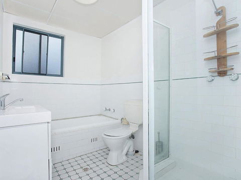 Ocean Palms Unit 2 The Entrance NSW - Tourism Caloundra 1