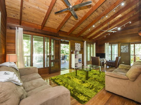 Magnetic Effect - Tourism Caloundra 6