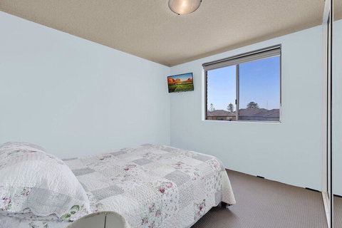 Granada - Tourism Caloundra 1