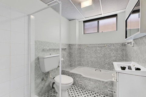 Granada - Tourism Caloundra 4