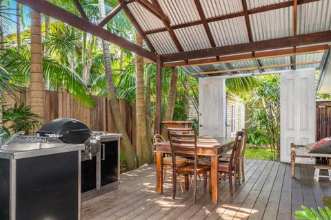 A SWEET ESCAPE Byron Surf Cottage Walk To Byron - Tourism Caloundra 2