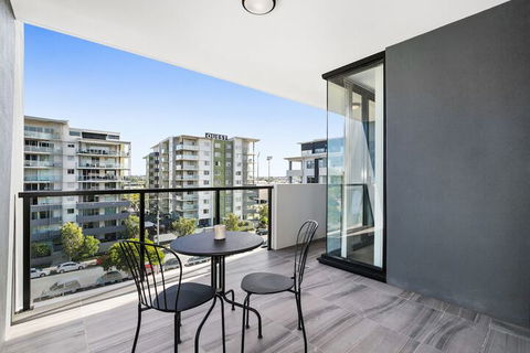 The Hamilton (I715) - Tourism Caloundra 1